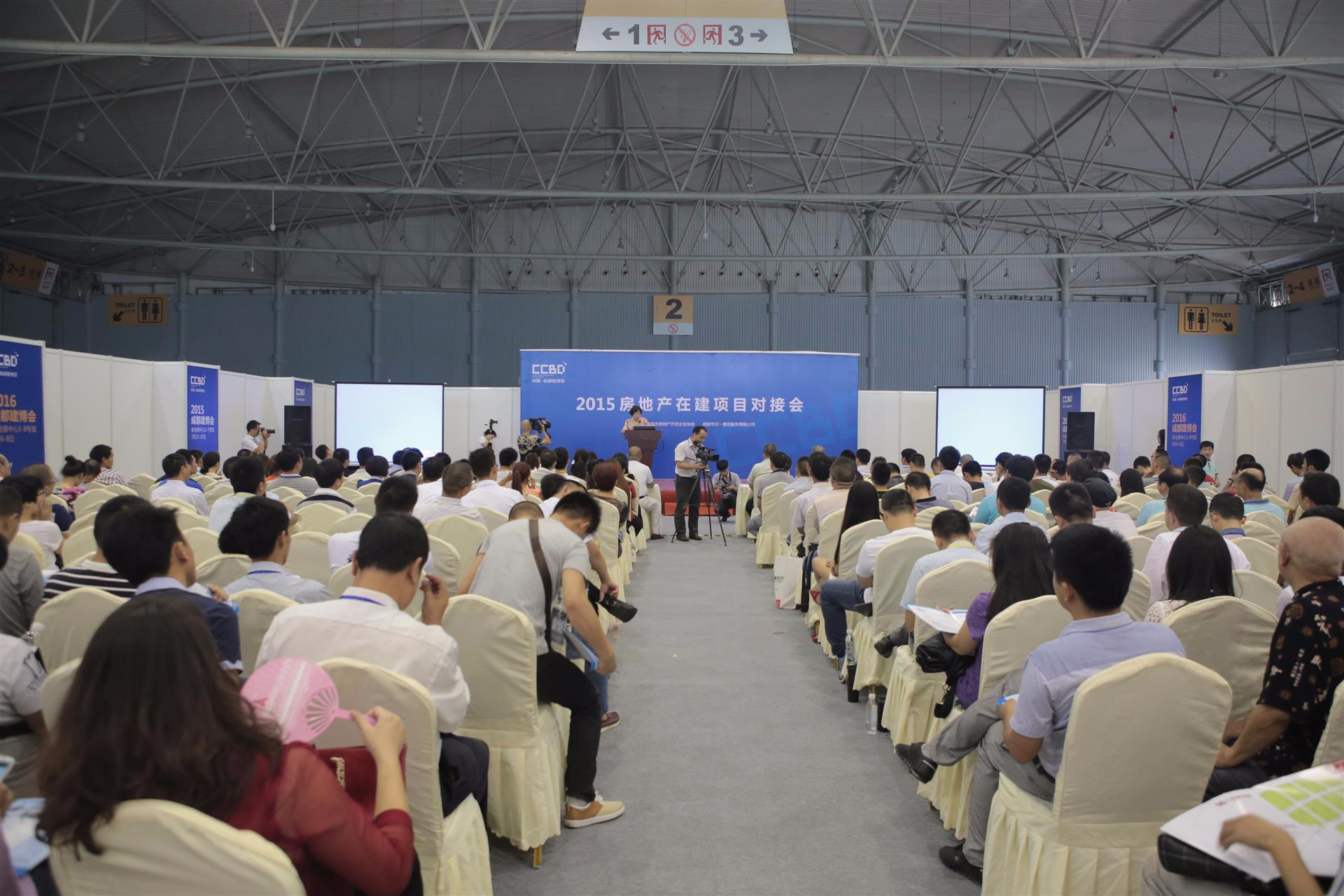 “铝合金地板”亮相成都建博会俊翔型材市场分会场
