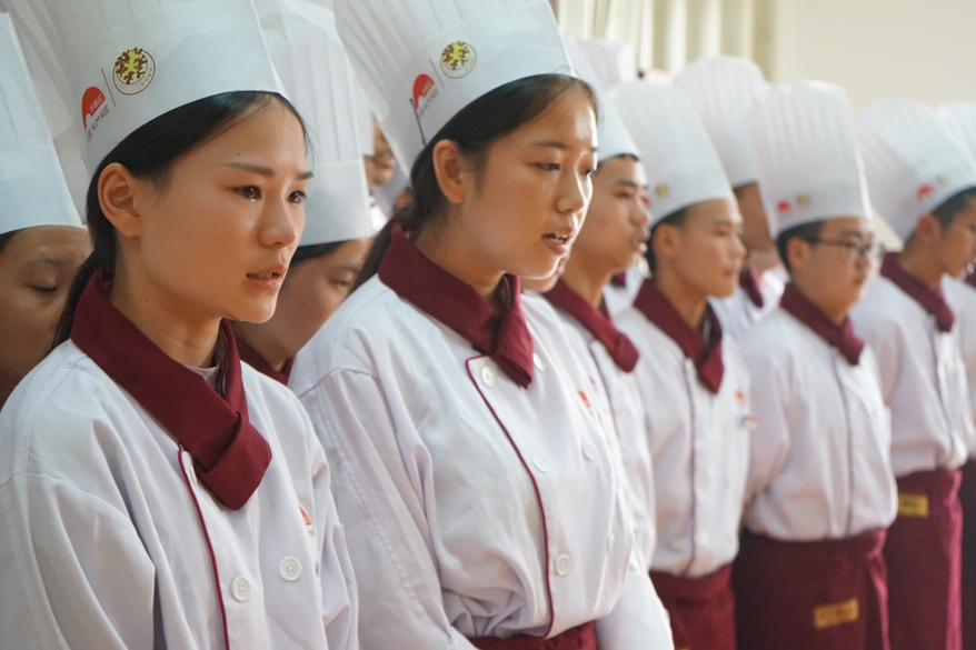 自办感恩宴,李锦记希望厨师成都谢师长