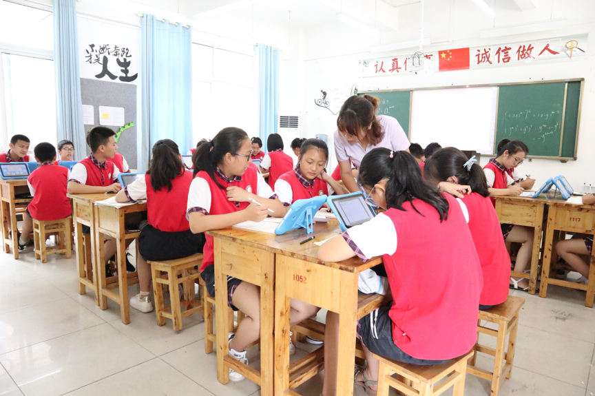 家国情怀 硕志功勋 高县硕勋中学传承红色基因 全面提高义务教育质量 | 朗读者