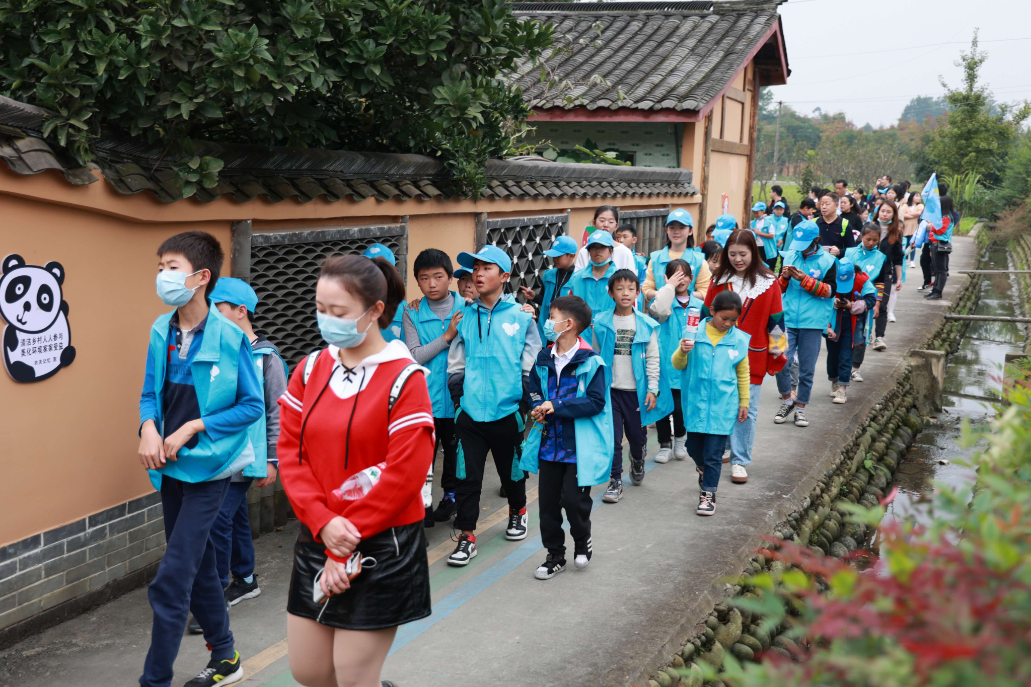 增见识、拓眼见、立宏志！  一场扶智励志的旅程在蓉“启航”！