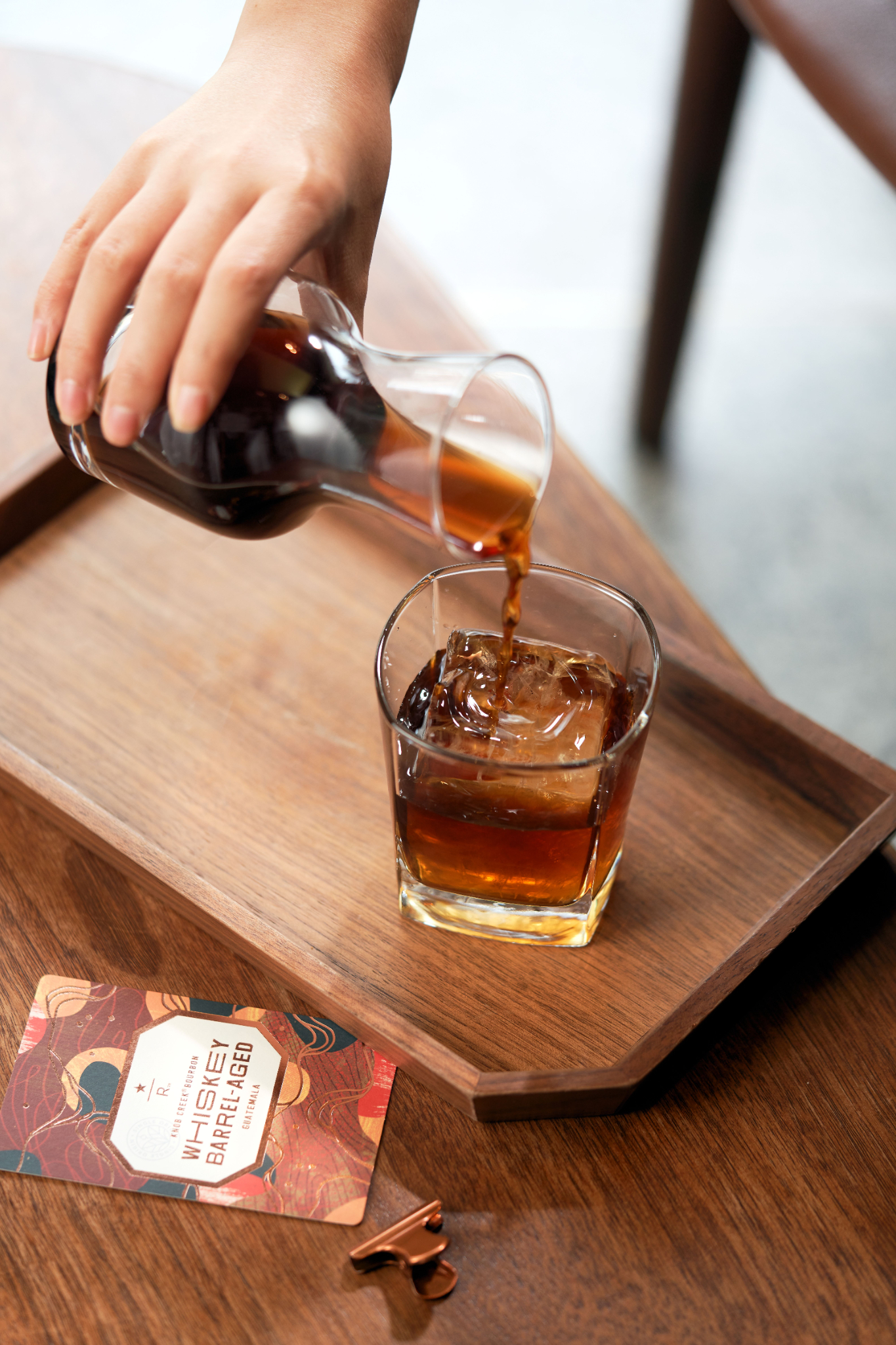 每年夏日的一期一會，星巴克臻選威士忌桶釀咖啡限量回歸！