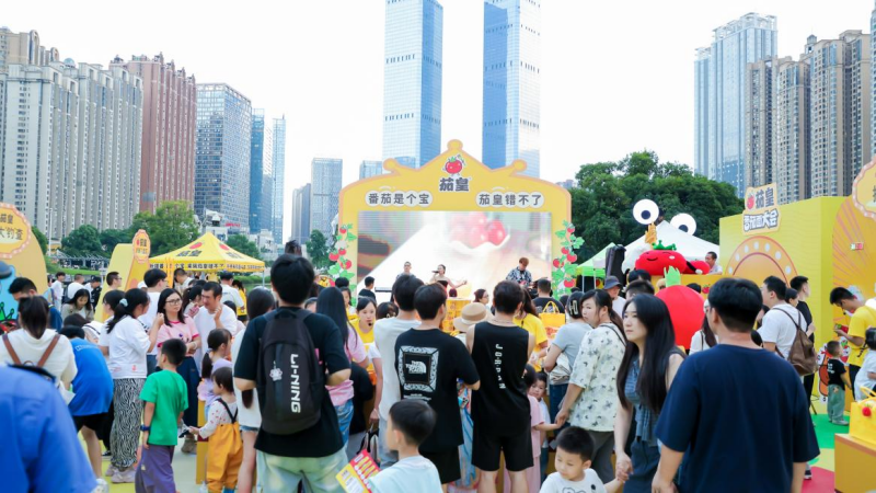 非遗展演+乐队舞蹈+美食试吃齐聚花果园沿湖广场，市民直呼 “过瘾”