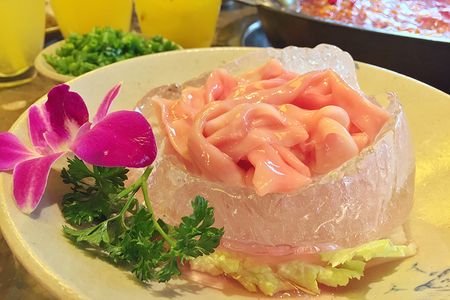 火锅界黑马小龙坎,菜品颜值高味道又巴适