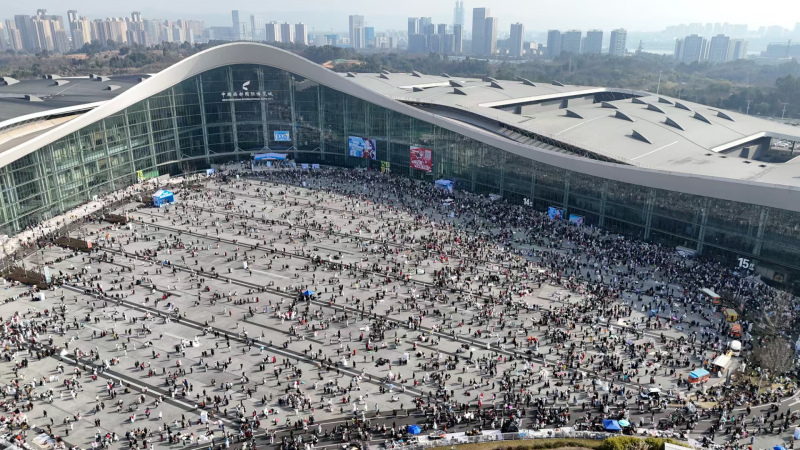 统一红烧牛肉面，为世界线动漫展的蓉城次元行添味加料