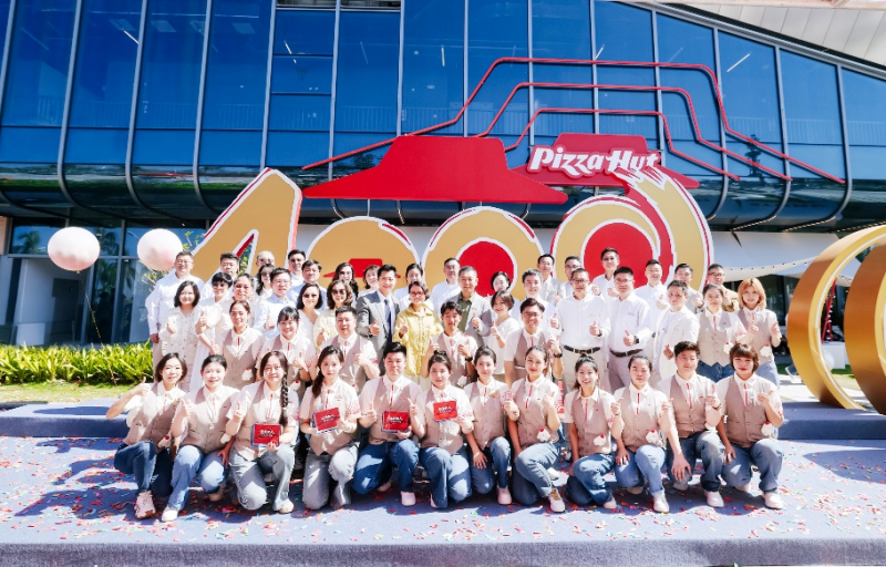 35载深耕续写行业传奇！必胜客中国第4000家门店落子海南三亚湾