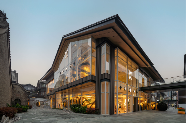 成都路易威登之家“横霸”太古里 打个“飞的”就为买到克罗心